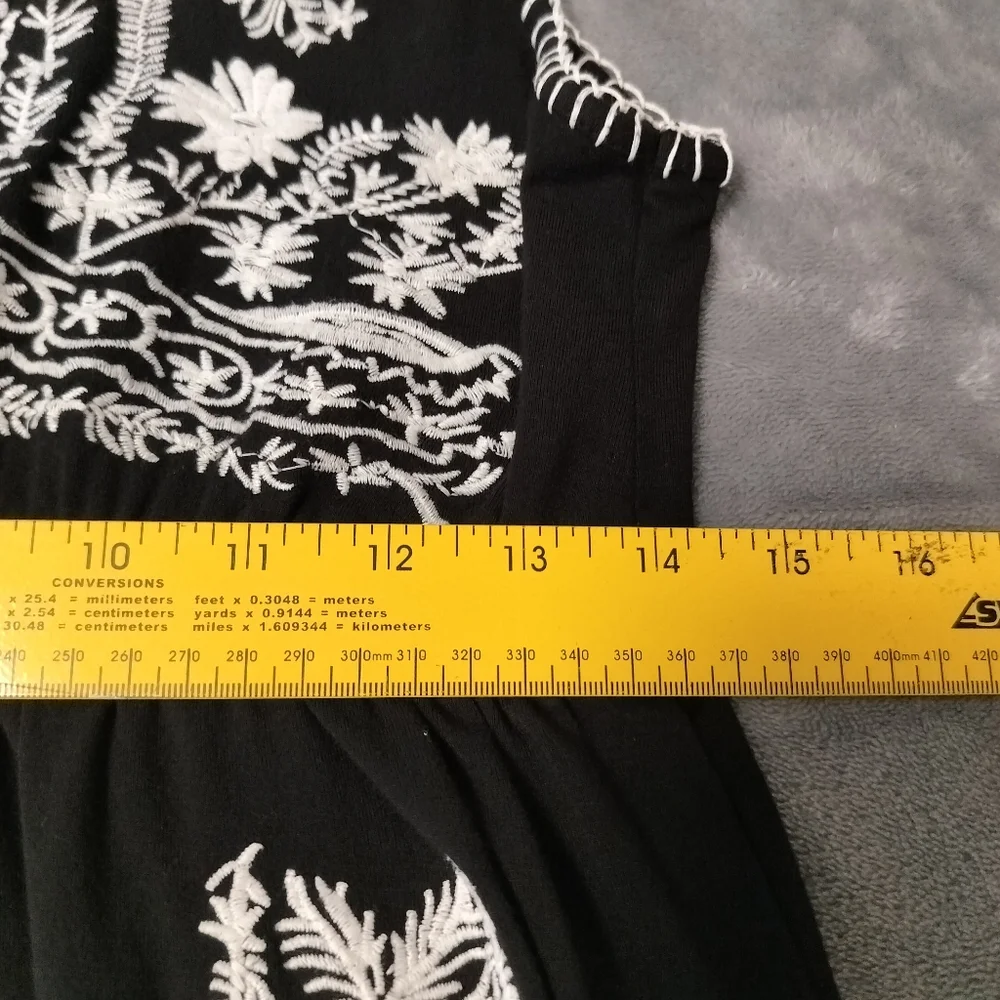 2/$30 Grace Elements Black Midi‎ Popover Dress Womens Size M Whtie Embroidery